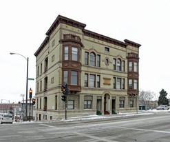 Building Photo - Trenkamp Flats