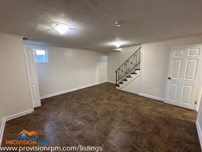 Building Photo - 5138 Clacton Ave