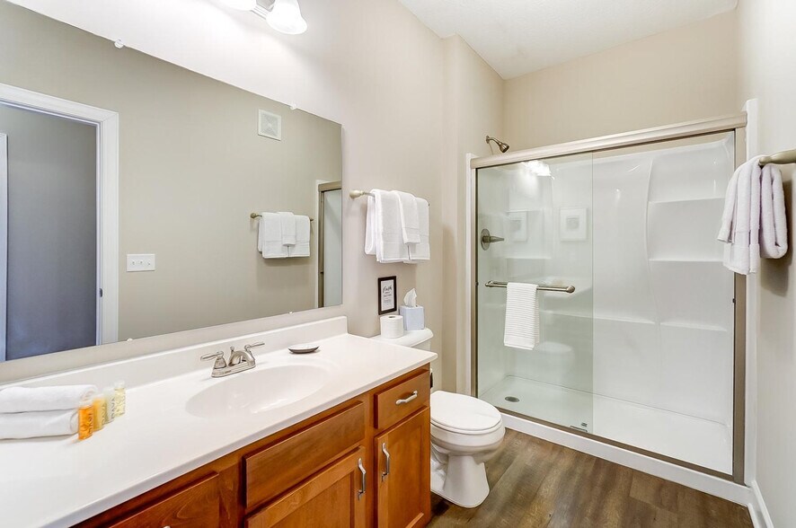 Building Photo - 740 Zumstein Ln