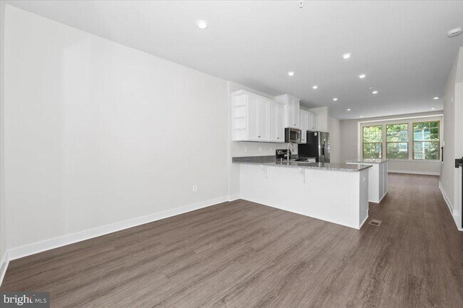 Building Photo - 19822 Habitat Ter