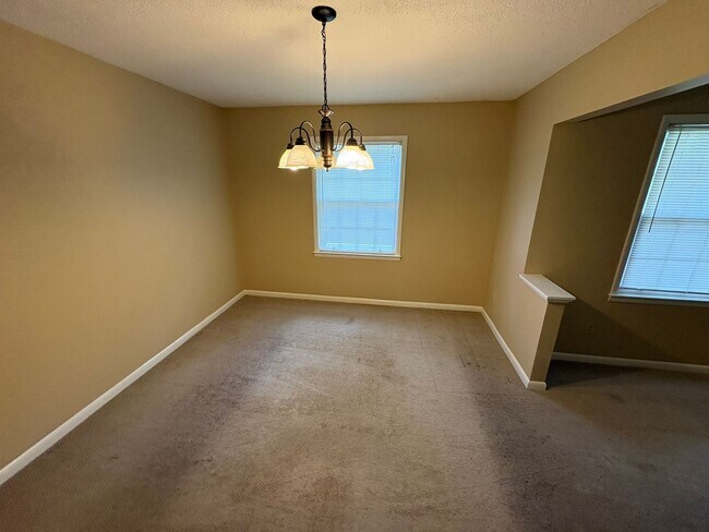 Building Photo - 107 Teressa Dr