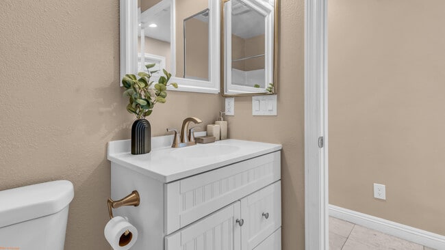 Building Photo - 37523 Durwent Dr