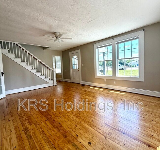 Building Photo - 3413 Thomas Jefferson Rd
