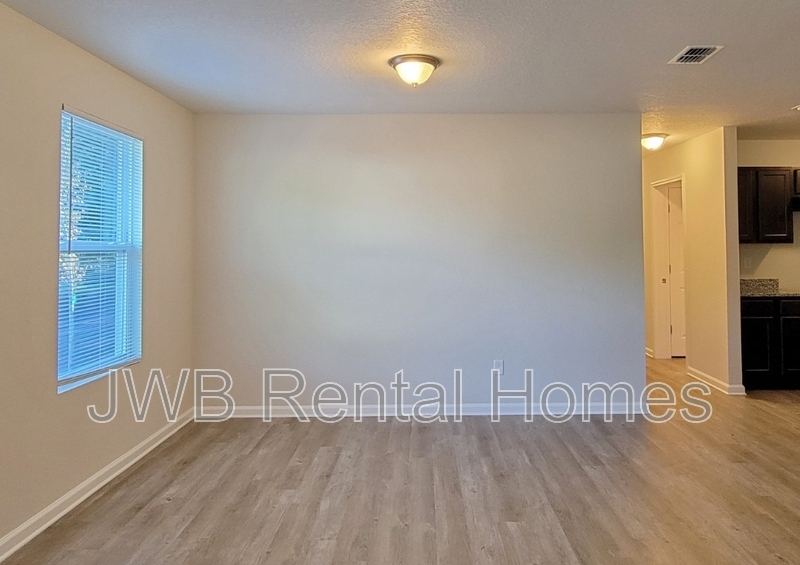 Building Photo - 8011 Mattox Ave