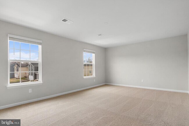Building Photo - 3210 White Tail Dr