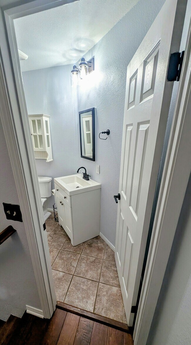 Building Photo - 10140 Palm Glen Dr