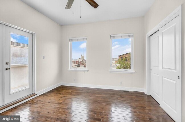 Building Photo - 2050 Frankford Ave