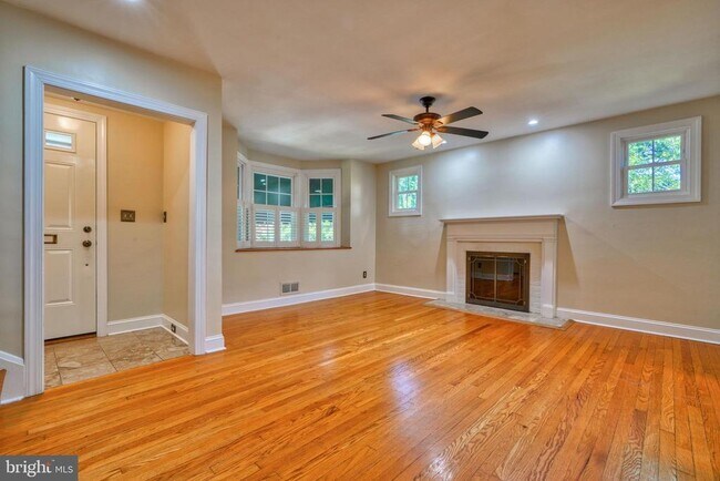 Building Photo - 6473 Blenheim Rd