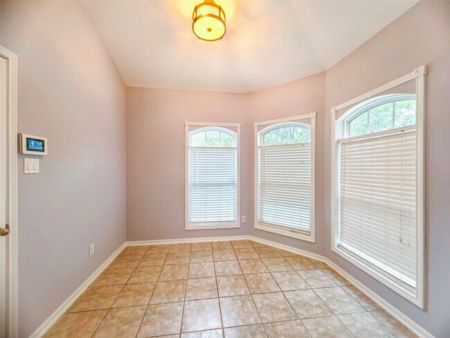 Building Photo - 15510 Fir Woods Ln