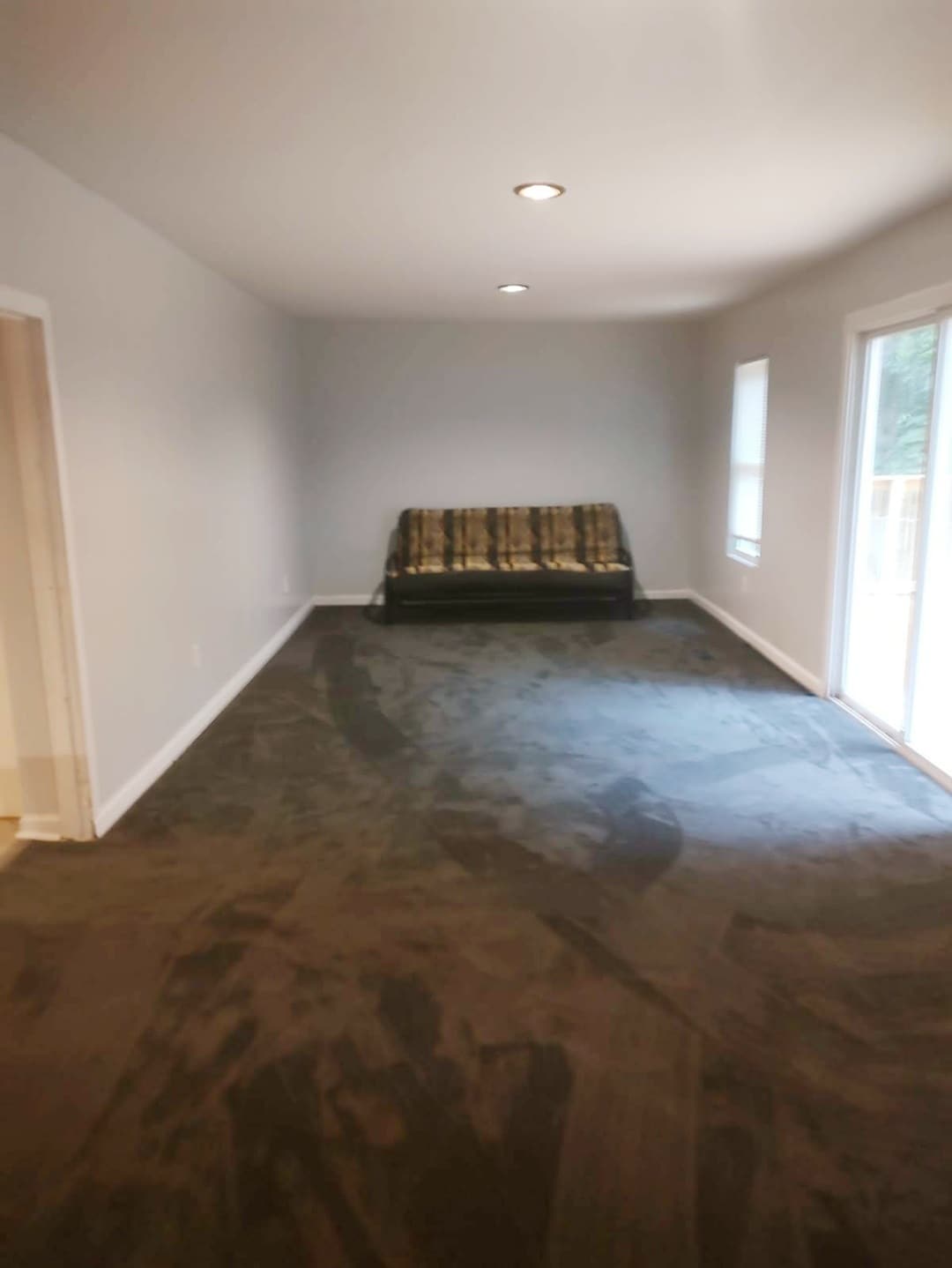 Large Living Room-Walks out to Deck - 5445 N George Street Ext