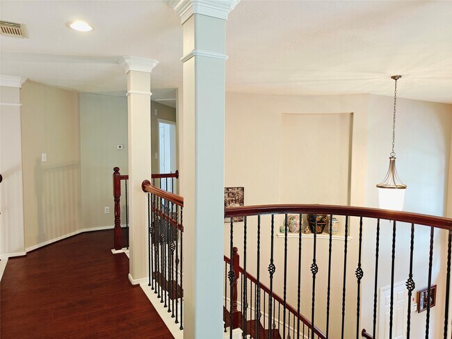 Building Photo - 26418 Creston Woods Dr