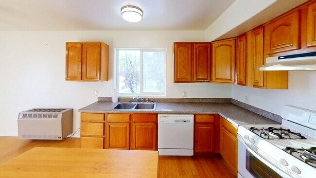 Building Photo - 4300 W Overby St