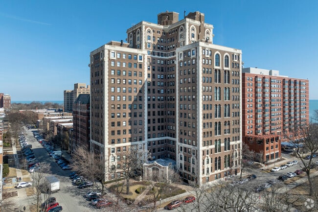 Building Photo - Jackson Towers