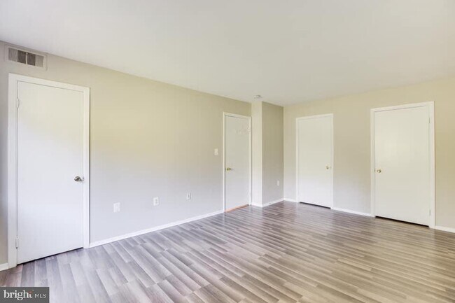 Building Photo - 5200 Crossfield Ct