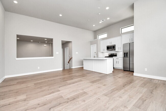 Building Photo - 1105 Olivier Ln