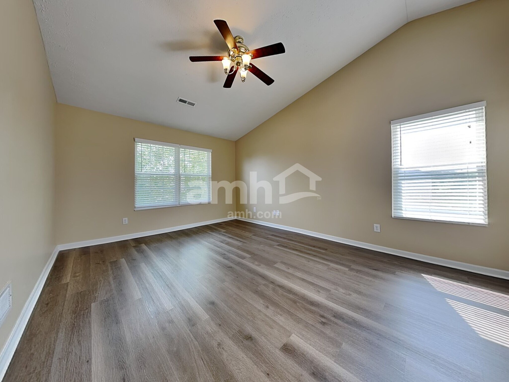 Building Photo - 4558 Randall Dr