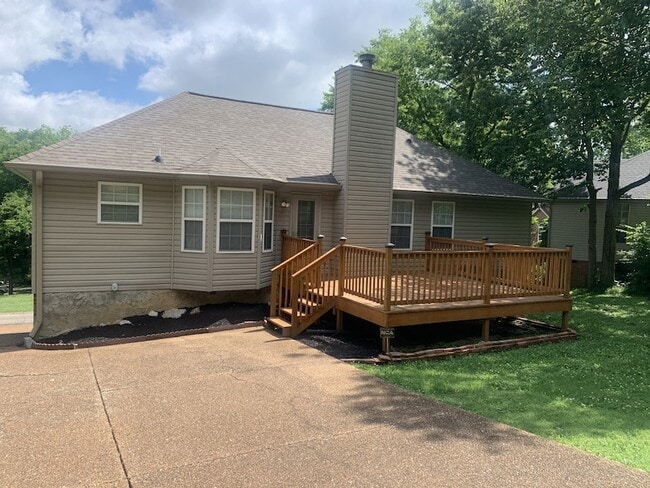 Building Photo - 118 Redbud Dr