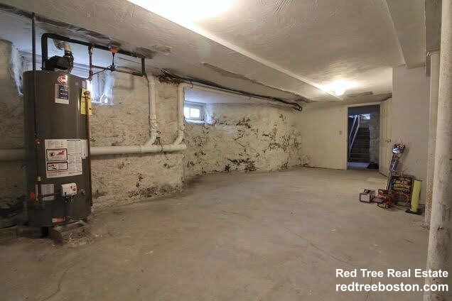 Building Photo - 24 Burton St