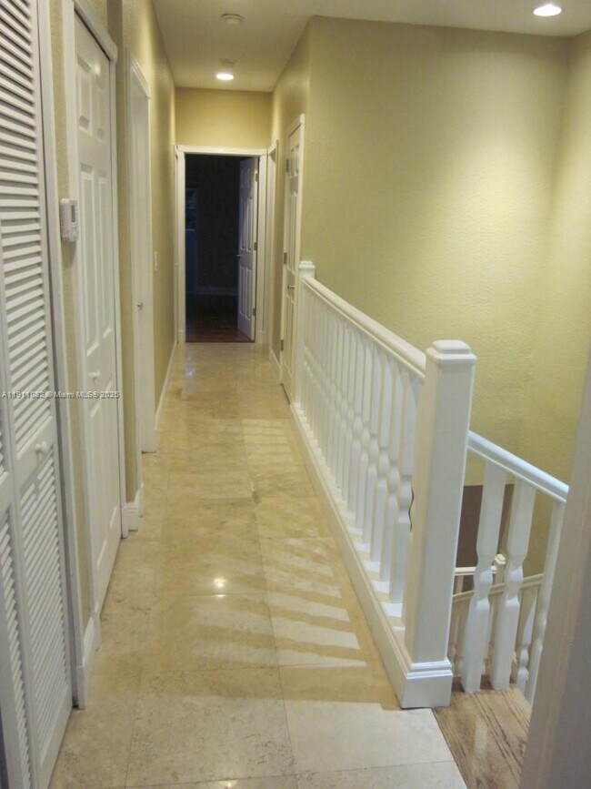 Building Photo - 2920 Catalina St