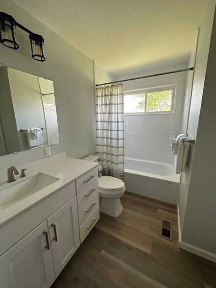 Fully remodeled bathrooms - 201 Sherwood Dr
