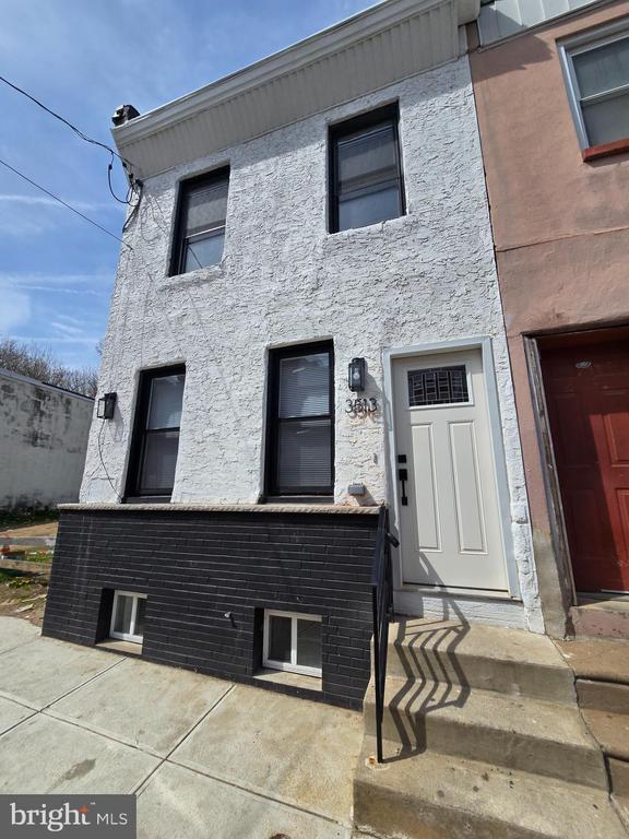 Building Photo - 3513 Mt Vernon St