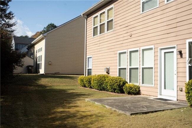 Building Photo - 2279 White Alder Dr NE