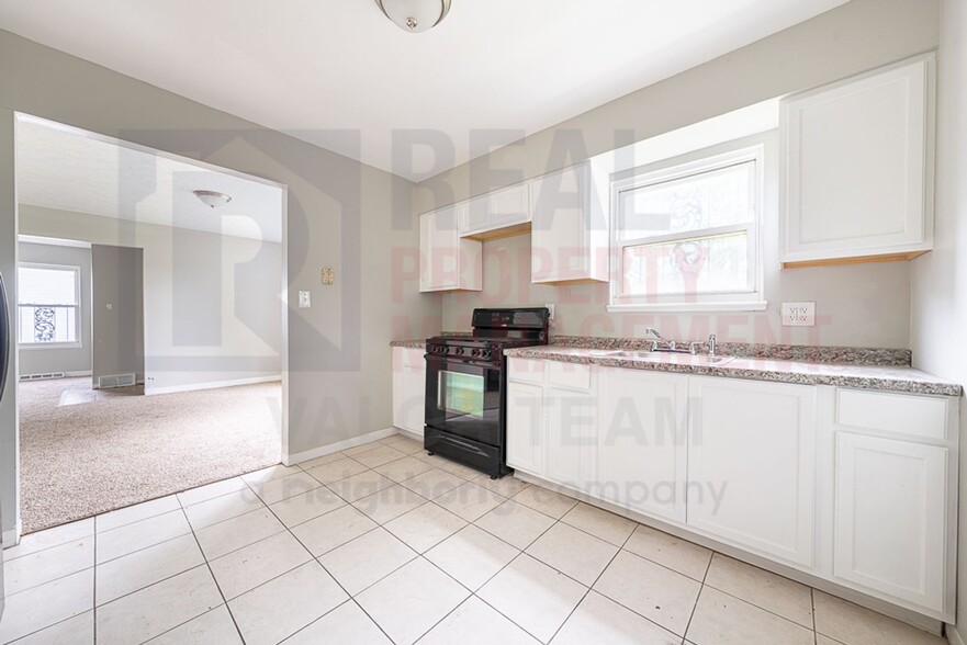 Building Photo - 5 bd, 2 ba, 1,548 Sq. Ft.