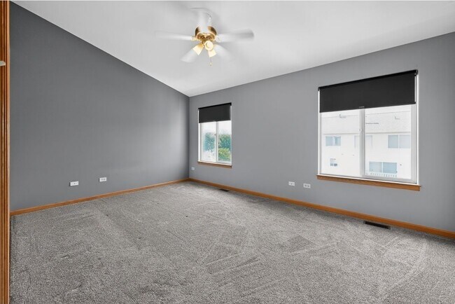 Building Photo - 2632 Canyon Dr