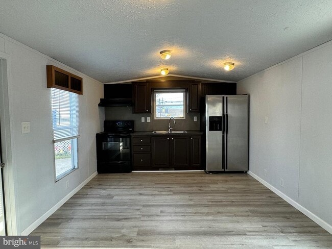 Building Photo - 2950 Concord Rd