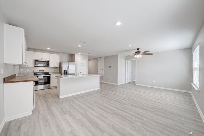 Building Photo - 5028 Rivergrass Dr