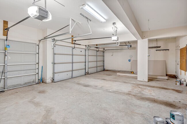 Building Photo - 199 Maple Path Pl