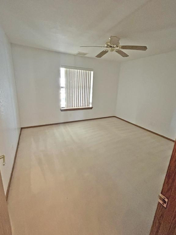 Building Photo - 15370 Tacony Rd