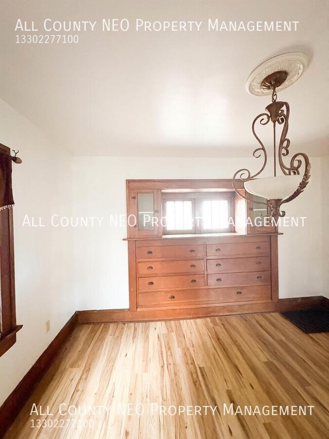 Building Photo - 1422 Elder Ave