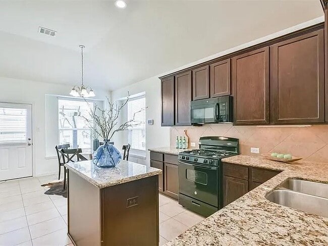 Building Photo - 2125 Sand Ridge Dr