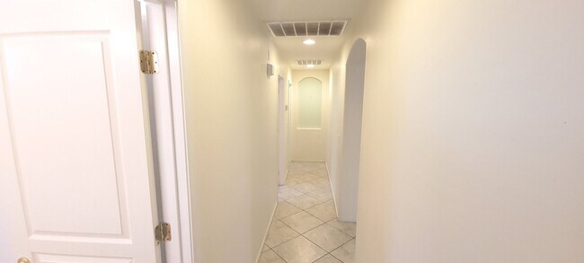 Building Photo - Maricopa Meadows