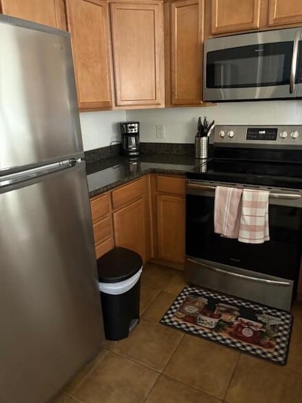 Kitchen - 3145 E Flamingo Rd