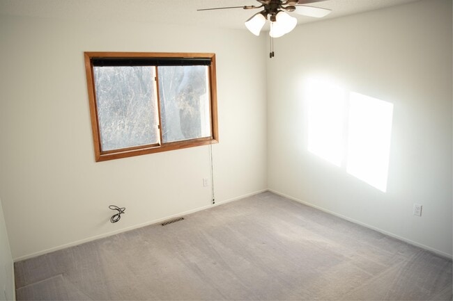 Building Photo - 10646 Hummingbird St NW