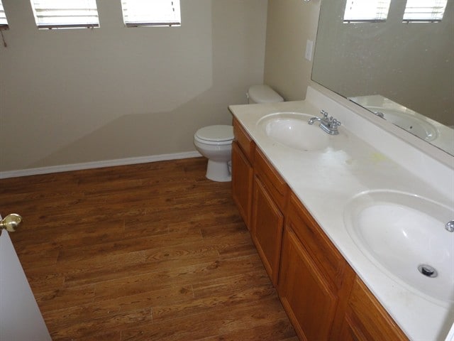 Building Photo - 1521 S 122nd Ave