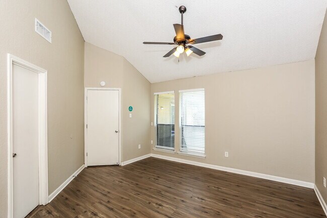 Building Photo - 6328 Canyon Cir