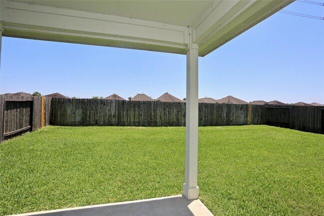Building Photo - 26715 Richwood Oaks Dr