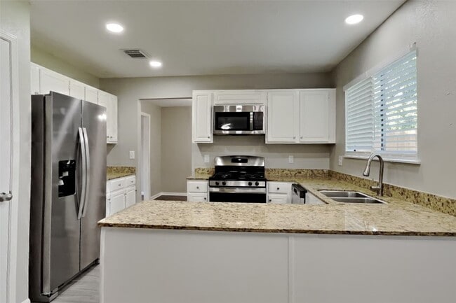 Building Photo - 8415 Sparkling Springs Dr