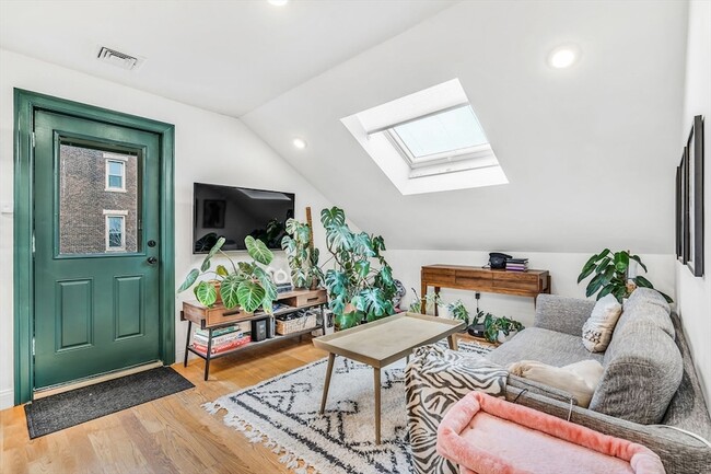 Building Photo - 1-3 Howard Place Unit 3