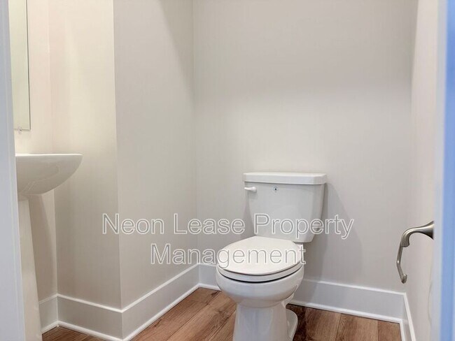 Building Photo - 29894 Bankert Dr