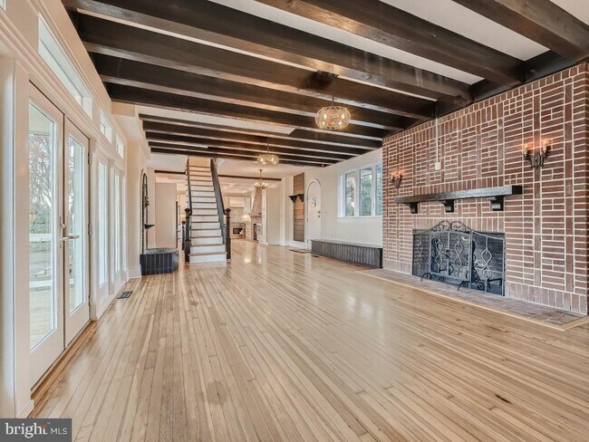 Building Photo - 2100 Rosalie Ave