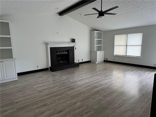 Building Photo - 5382 Zachary Dr