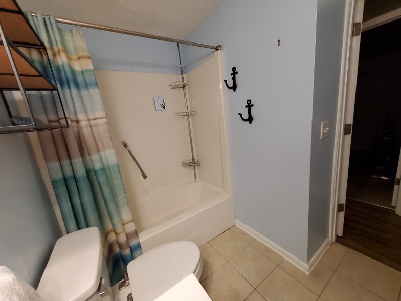 Building Photo - 11587 Gwynford Ln