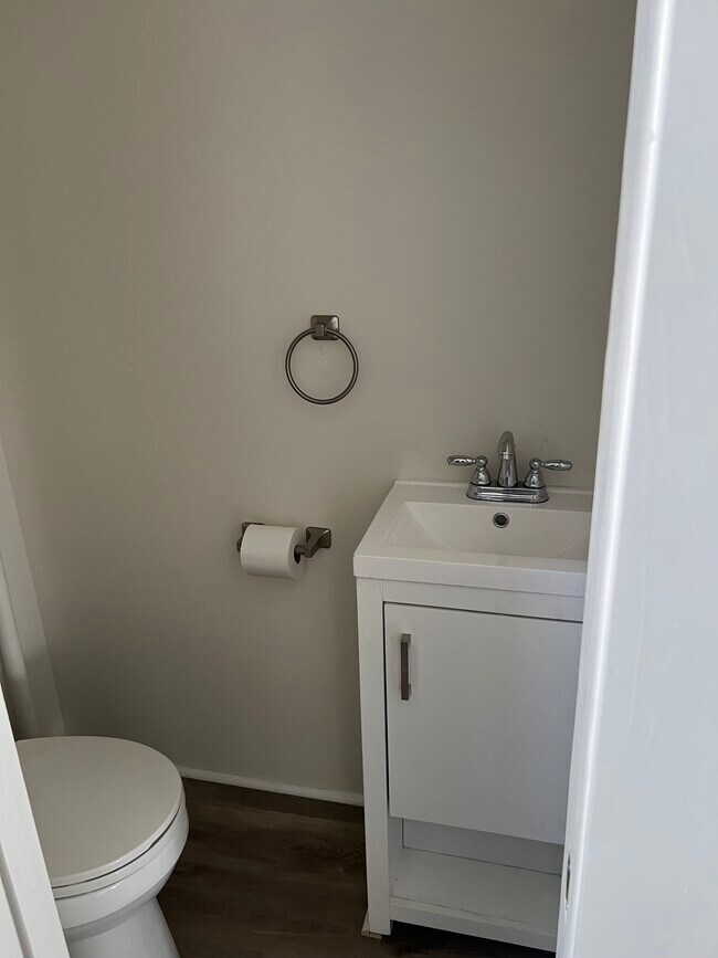 Building Photo - 815 Grove St