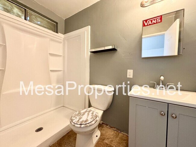 Building Photo - 16142 Orange St