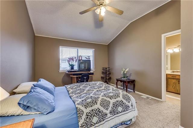 Building Photo - 513 Hunters Glen St