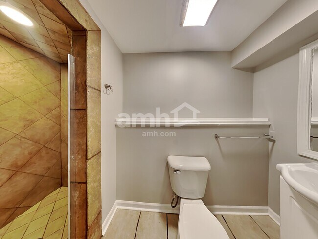 Building Photo - 214 Winding Trail